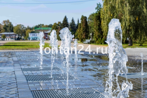 Фонтан в районе здания государственного цирка